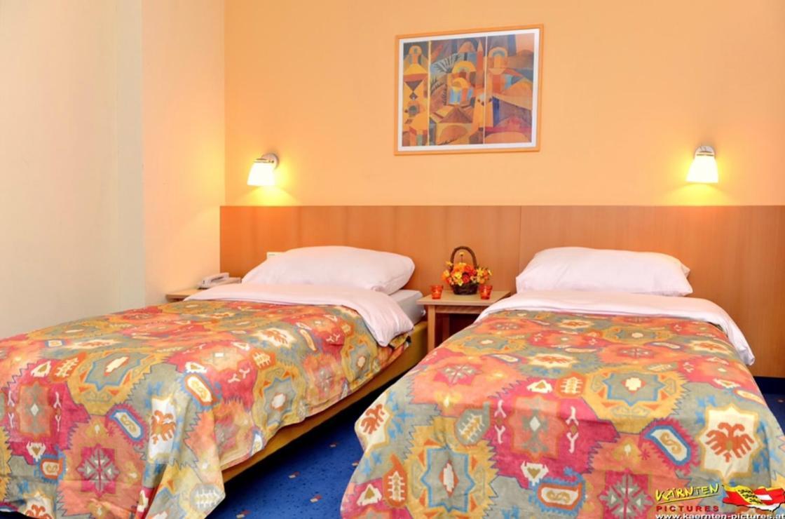 Bellis Hotel Санкт-Урбан Экстерьер фото