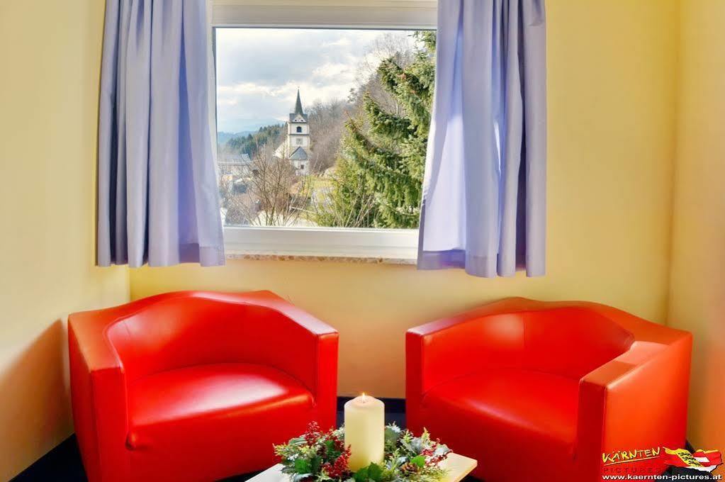 Bellis Hotel Санкт-Урбан Экстерьер фото